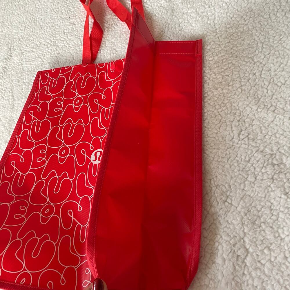 Lululemon Large Red Reusable Logo Tote Bag Abstract Print Gym Shopper - Picture 3 of 3